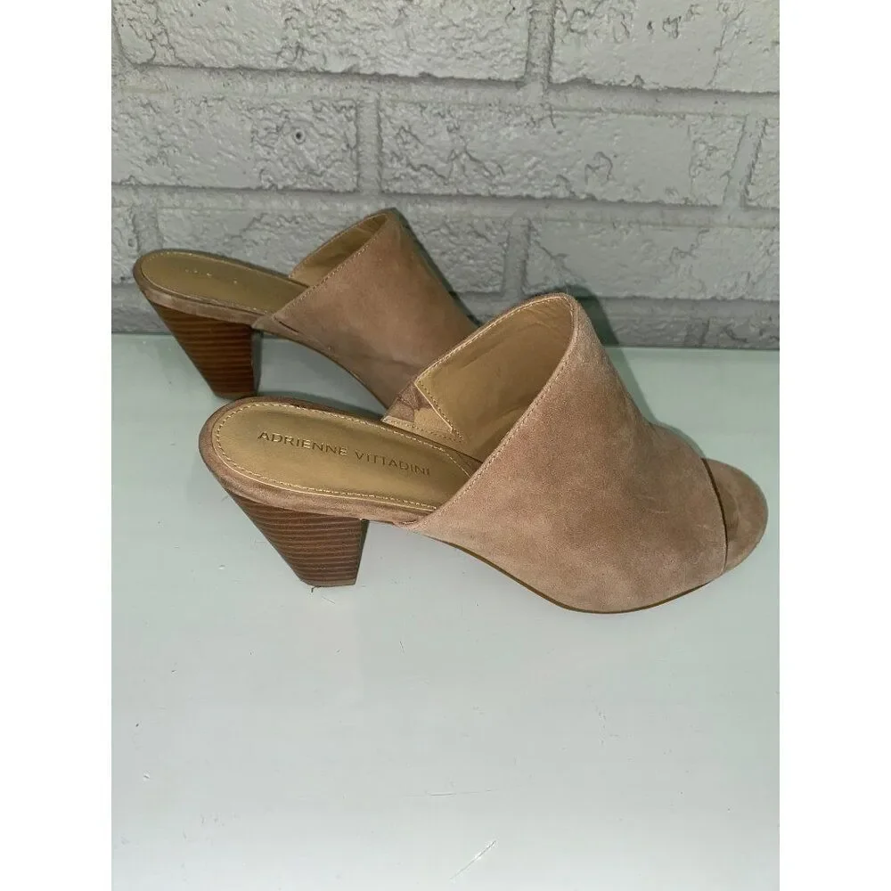 Adrienne Vittadini Women Suede Peep Toe Nude Heeled Sandal Size 8.5